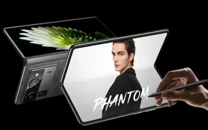 Phantom V Fold 2 Display